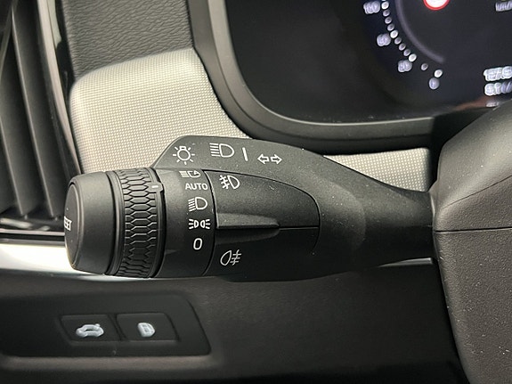 Volvo S90 30 of 30