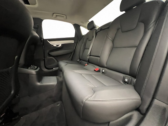 Volvo S90 17 of 30