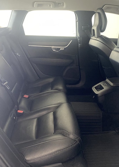 Volvo V90 Cross Country 9 of 12