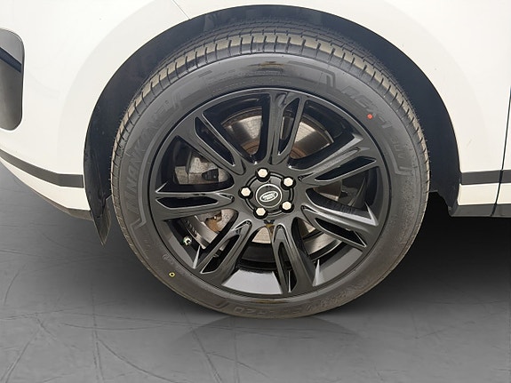 Land Rover Range Rover Evoque 23 of 26