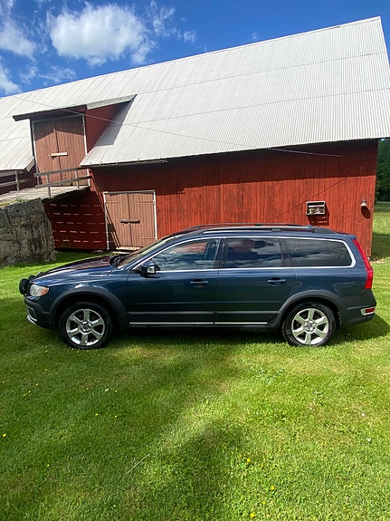 Volvo XC70 2 of 5