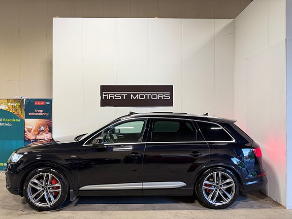 Audi Q7 3 of 5