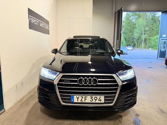 Audi Q7 4 of 5