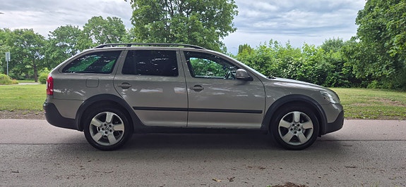 Skoda Octavia Scout 4 of 5