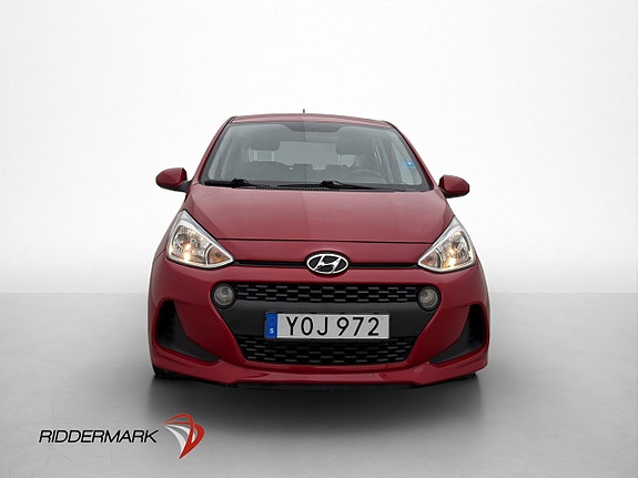 Hyundai i10 2 of 25