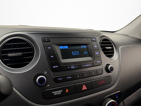 Hyundai i10 17 of 25