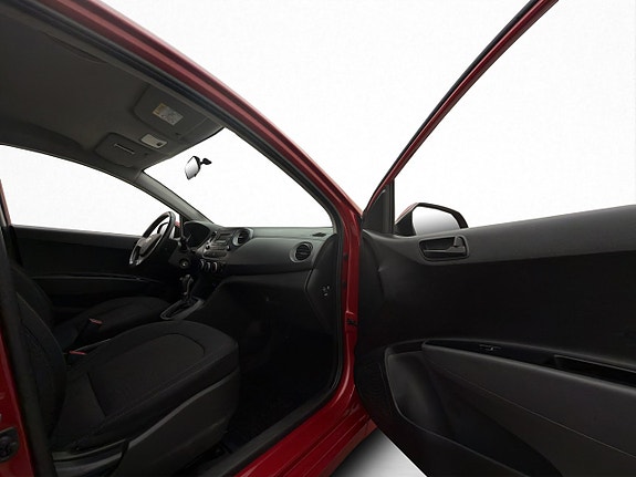 Hyundai i10 12 of 25