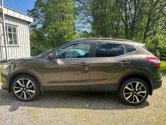 Nissan Qashqai 2 of 5