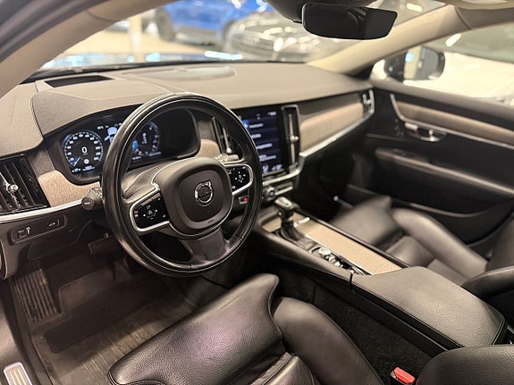 Volvo V90 Cross Country 13 of 26