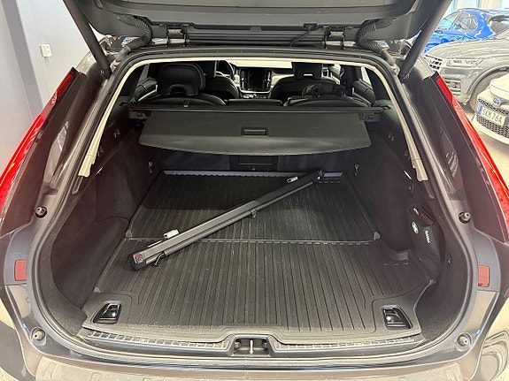 Volvo V90 Cross Country 5 of 5