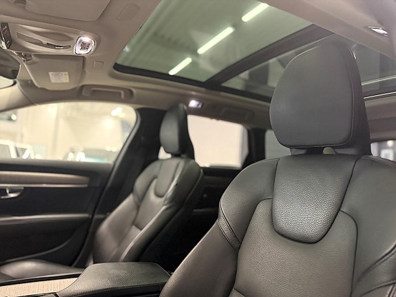 Volvo V90 Cross Country 14 of 26