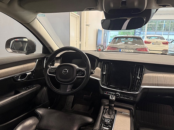 Volvo V90 Cross Country 9 of 26