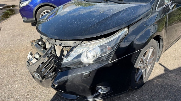 Toyota Avensis 3 of 5
