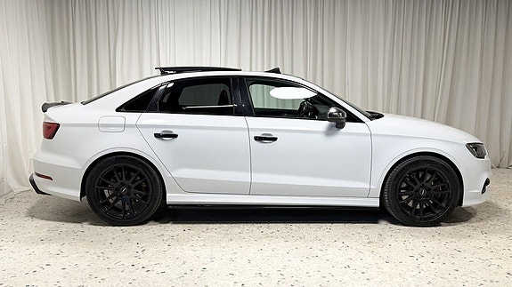 Audi S3 4 of 5