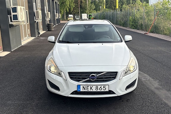 Volvo V60 3 of 5