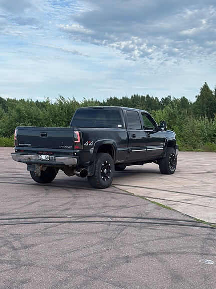Chevrolet Silverado 2500 4 of 5
