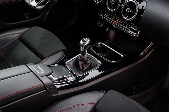 Mercedes-Benz A180 25 of 26