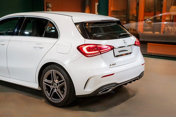 Mercedes-Benz A180 4 of 5