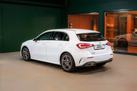 Mercedes-Benz A180 3 of 5