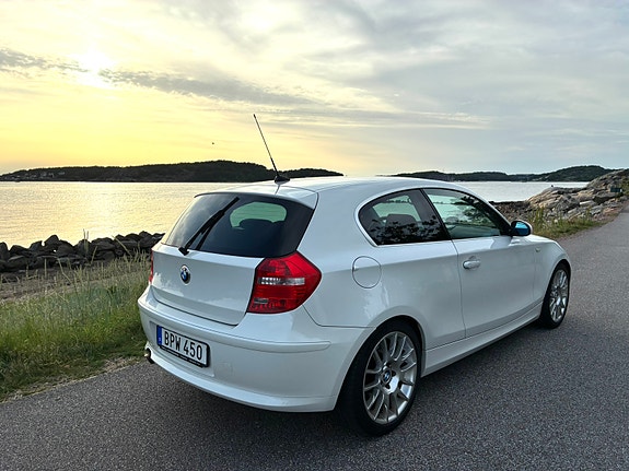 BMW 118d 3 of 4