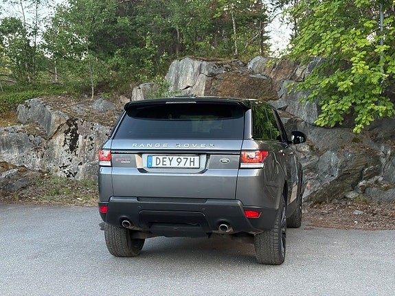 Land Rover Range Rover Sport 6 of 17