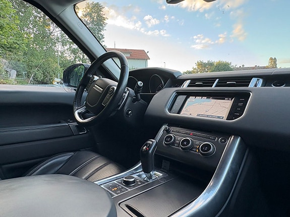 Land Rover Range Rover Sport 7 of 17