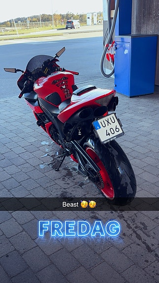 Yamaha YZF-R1 4 of 4