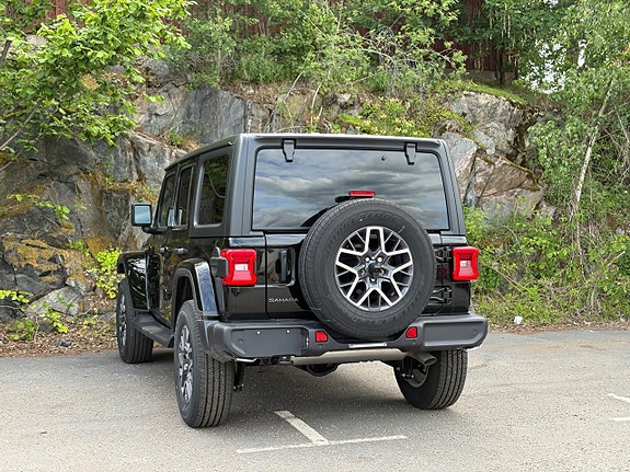 Jeep Wrangler Unlimited 5 of 5