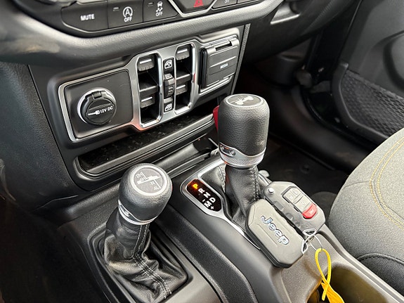 Jeep Wrangler Unlimited 11 of 21