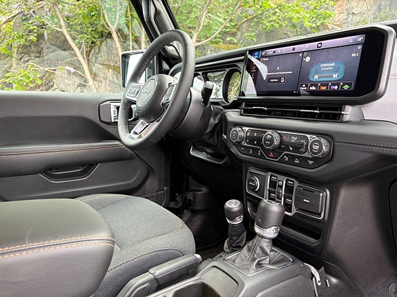 Jeep Wrangler Unlimited 7 of 21
