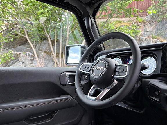Jeep Wrangler Unlimited 19 of 21