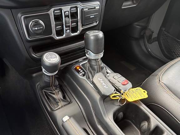 Jeep Wrangler Unlimited 14 of 22