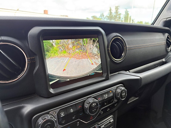 Jeep Wrangler Unlimited 17 of 22