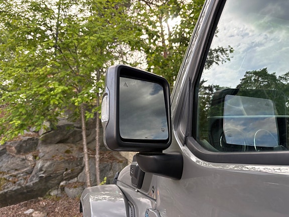 Jeep Wrangler Unlimited 18 of 22