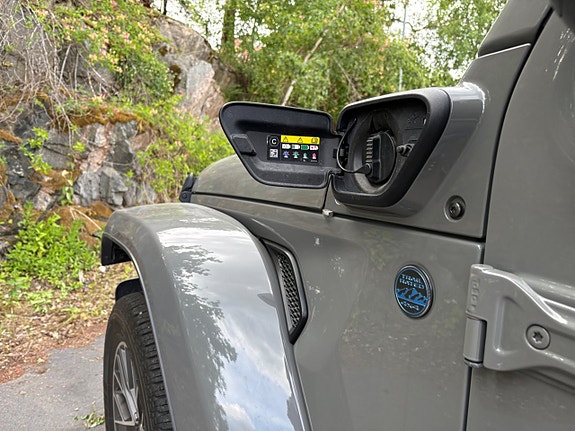 Jeep Wrangler Unlimited 8 of 22
