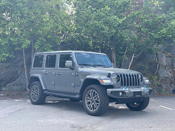 Jeep Wrangler Unlimited 3 of 5