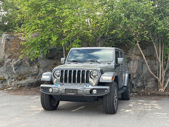 Jeep Wrangler Unlimited 2 of 5