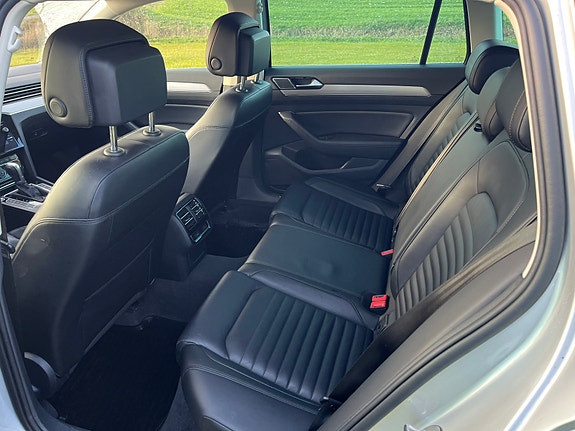 Volkswagen Passat Alltrack 5 of 5
