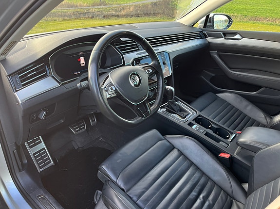 Volkswagen Passat Alltrack 4 of 5