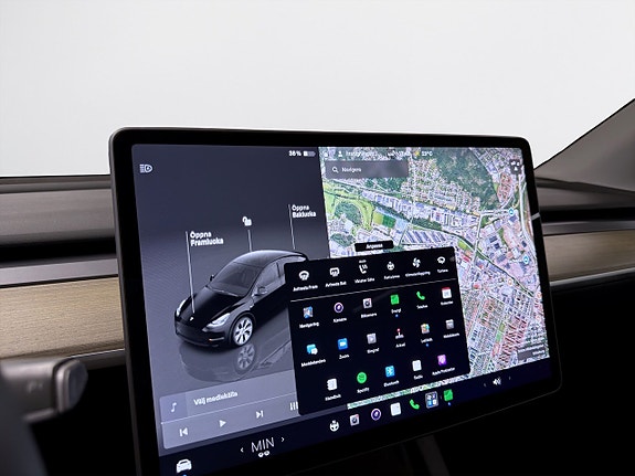 Tesla Model Y 17 of 19