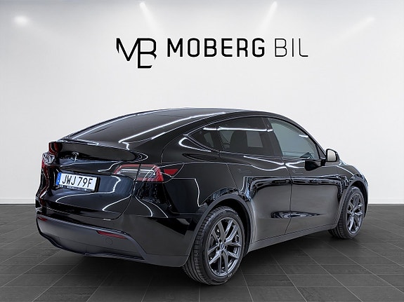 Tesla Model Y 6 of 19