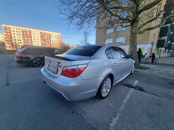 BMW 523i 10 of 12