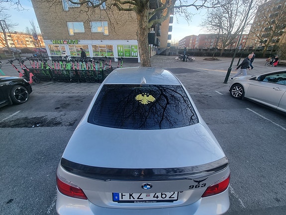BMW 523i 8 of 12