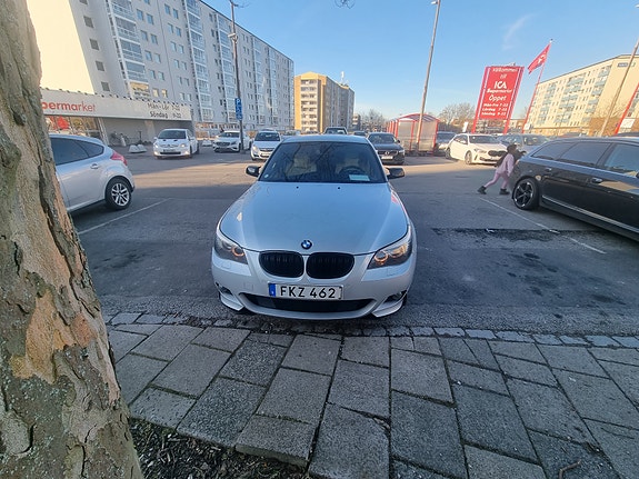 BMW 523i 9 of 12