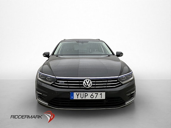 Volkswagen Passat 2 of 5