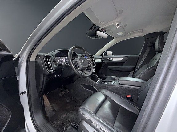 Volvo XC40 7 of 20
