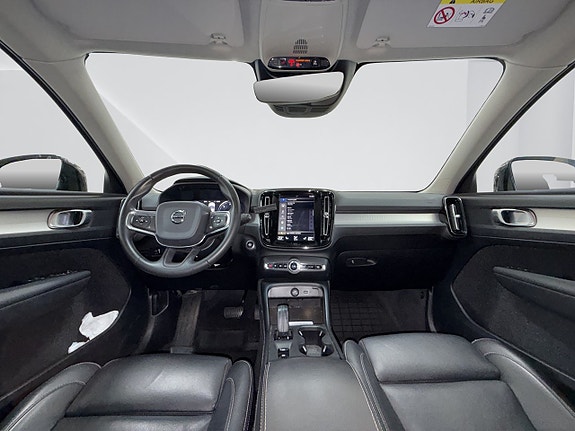 Volvo XC40 10 of 20
