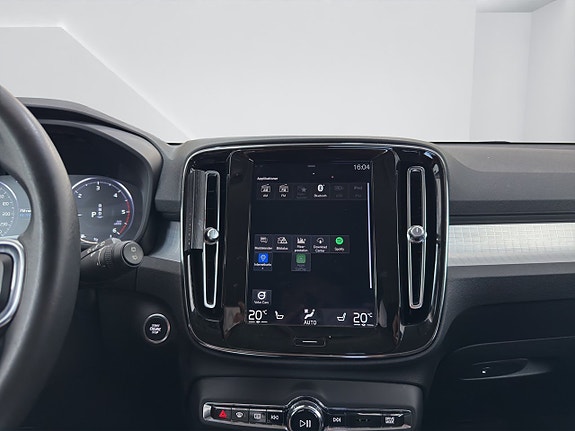 Volvo XC40 13 of 20