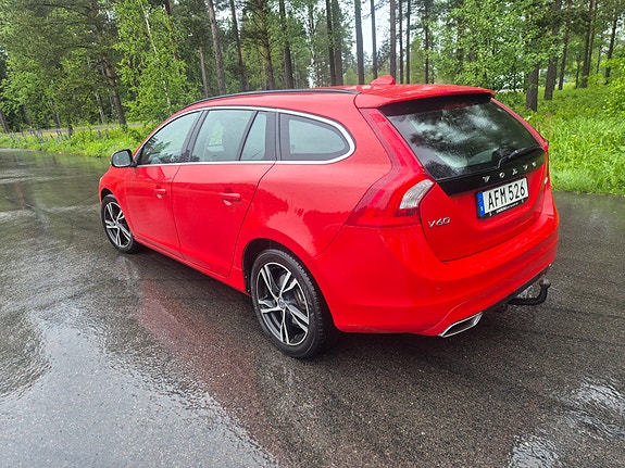 Volvo V60 4 of 5