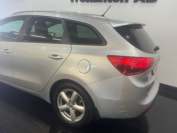 Kia Ceed 4 of 7